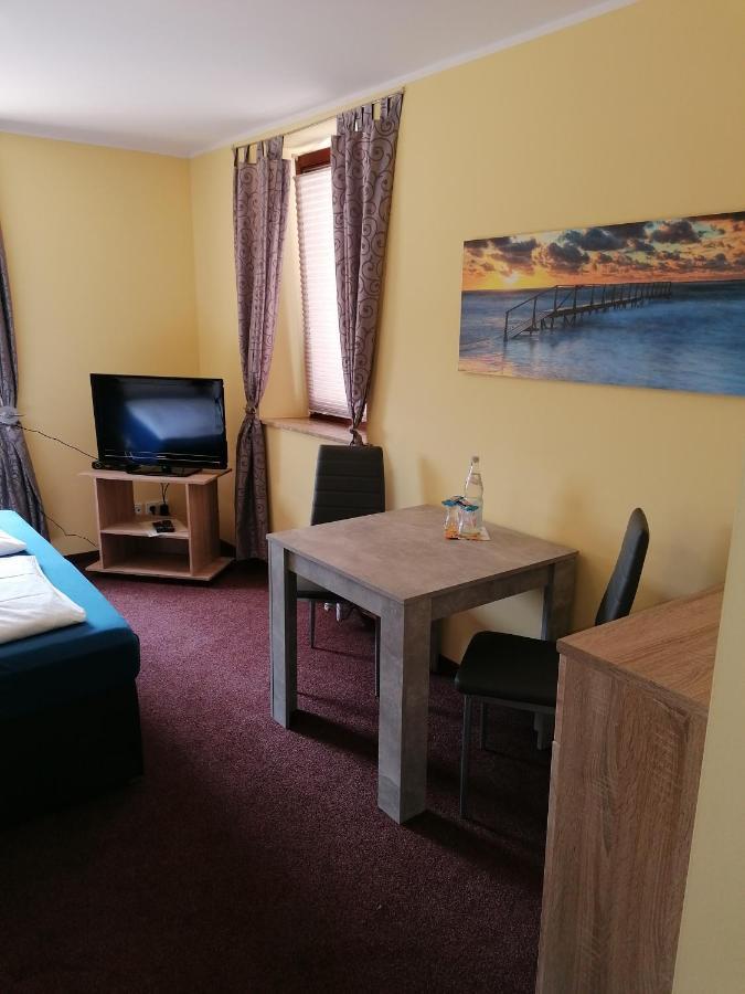 Pension Riverside In Leverkusen Hitdorf Am Rhein - Zentral An Der A1 Und 59 Exteriör bild