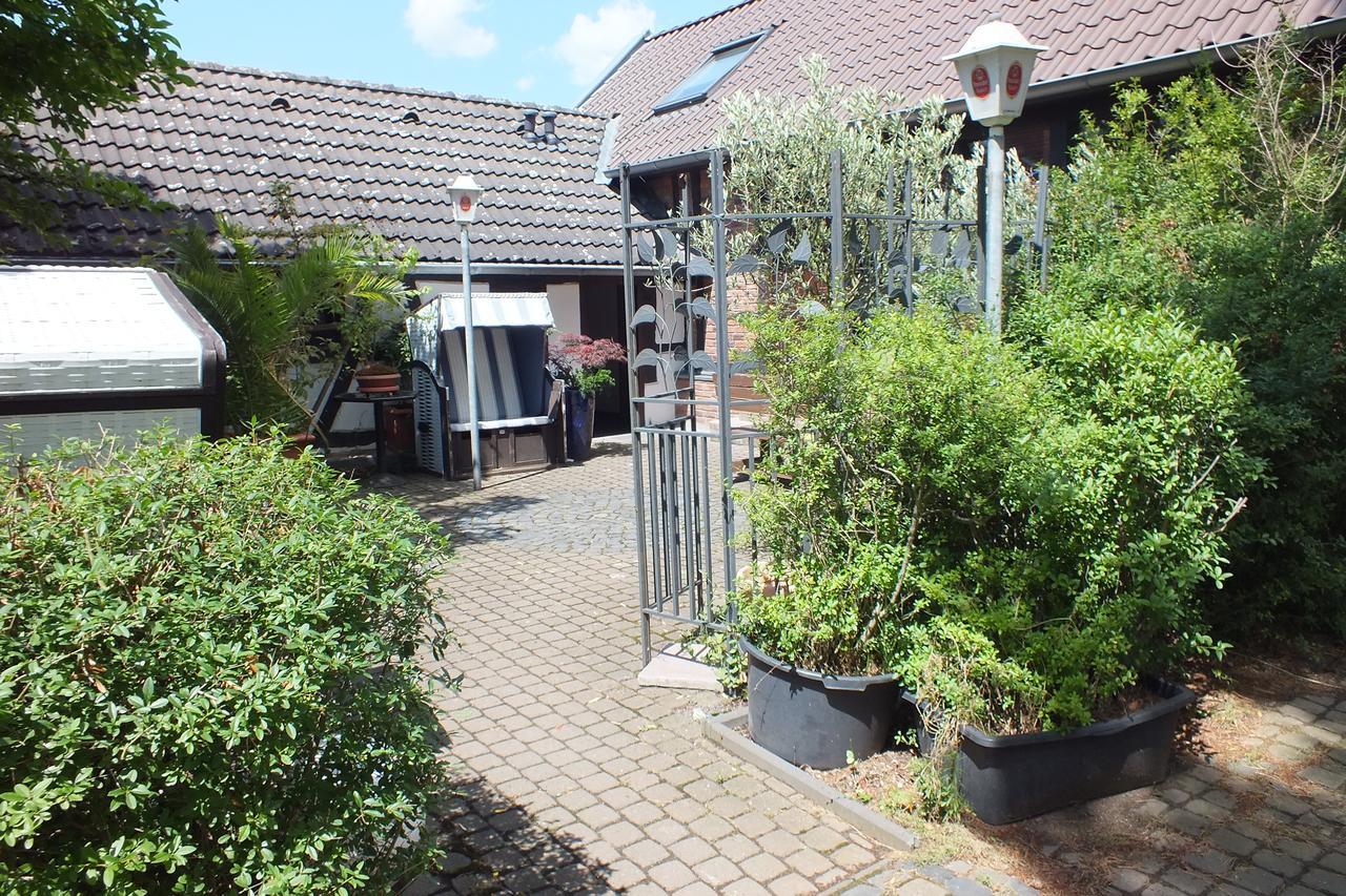 Pension Riverside In Leverkusen Hitdorf Am Rhein - Zentral An Der A1 Und 59 Exteriör bild